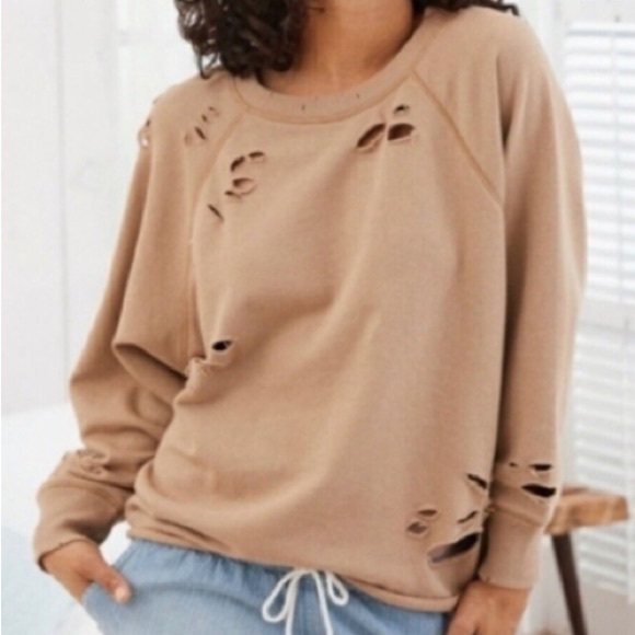 aerie Tops - 💥PRICE⬇️
Aerie • Tan Sweat Shirt w/ Rips • Size M •